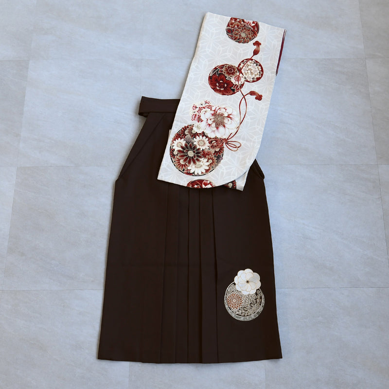 【レンタル】 袴 17点セット JAPAN STYLE×中村里砂 二尺袖着物 赤の華玉 重ね衿縫い付済  卒業式 大学生 専門学生（1020721912）