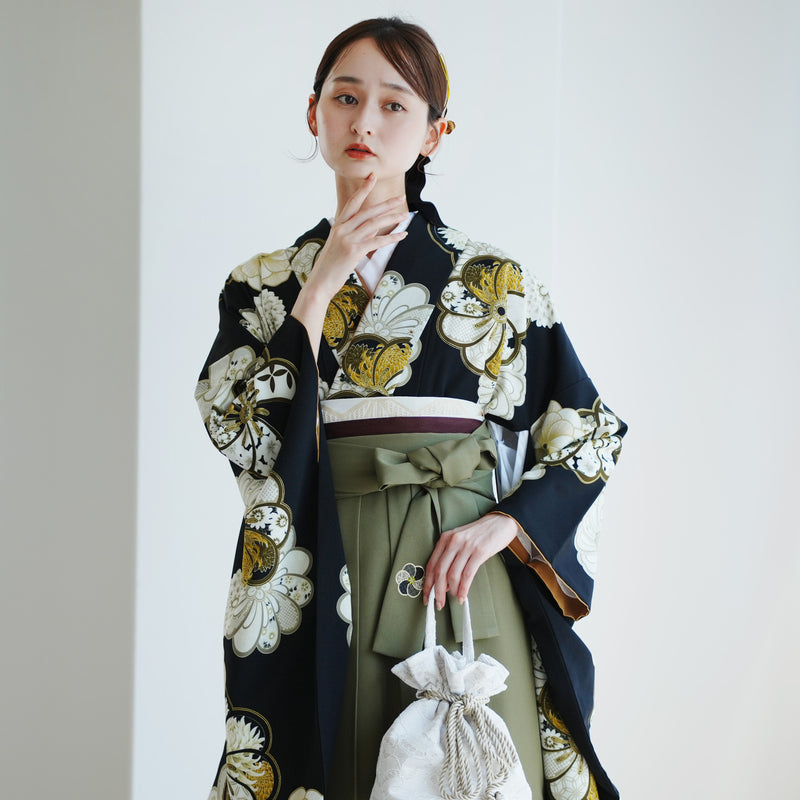 【レンタル】 袴 17点セット JAPAN STYLE×中村里砂 二尺袖着物 黒地にレトロねじり梅 重ね衿縫い付済  卒業式 大学生 専門学生（1020722012）