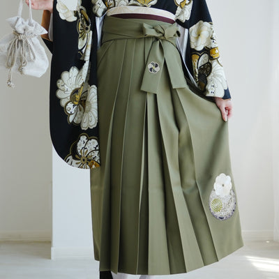【レンタル】 袴 17点セット JAPAN STYLE×中村里砂 二尺袖着物 黒地にレトロねじり梅 重ね衿縫い付済  卒業式 大学生 専門学生（1020722012）