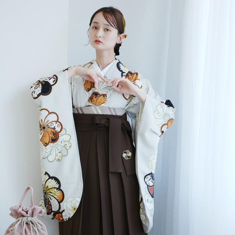 【レンタル】 袴 17点セット JAPAN STYLE×中村里砂 二尺袖着物 グレージュにレトロねじり梅 重ね衿縫い付済  卒業式 大学生 専門学生（1020722112）