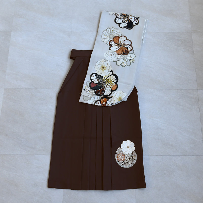 【レンタル】 袴 17点セット JAPAN STYLE×中村里砂 二尺袖着物 グレージュにレトロねじり梅 重ね衿縫い付済  卒業式 大学生 専門学生（1020722112）