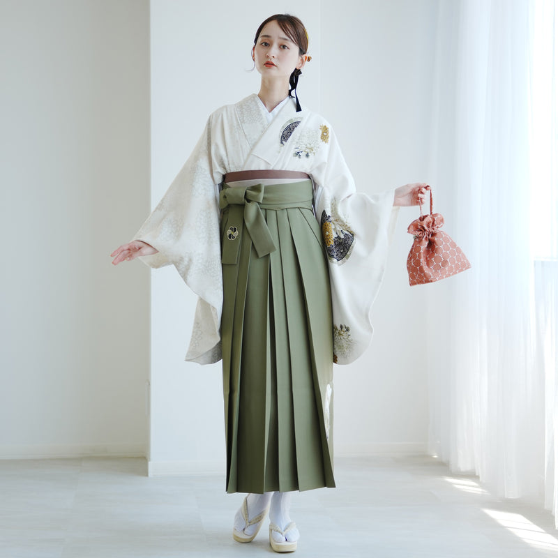 【レンタル】 袴 17点セット JAPAN STYLE×中村里砂 二尺袖着物 肩身替わり・クリームに菊絵皿 重ね衿縫い付済  卒業式 大学生 専門学生（1020722312）