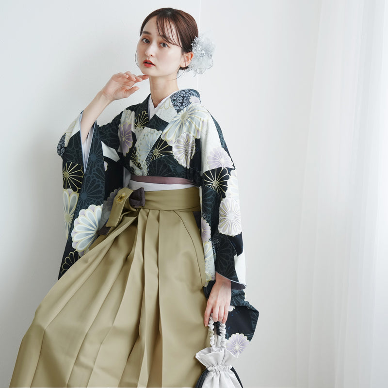 【レンタル】 袴 17点セット JAPAN STYLE×中村里砂 二尺袖着物 濃紺に菊と扇面 重ね衿縫い付済  卒業式 大学生 専門学生（1020726501）