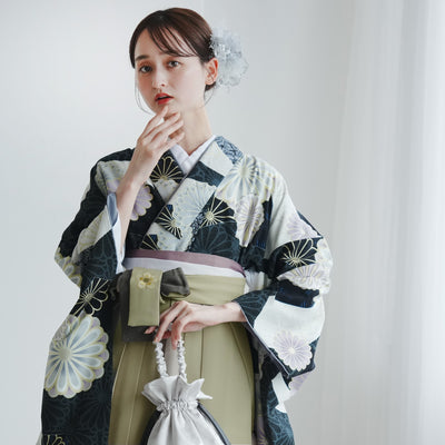 【レンタル】 袴 17点セット JAPAN STYLE×中村里砂 二尺袖着物 濃紺に菊と扇面 重ね衿縫い付済  卒業式 大学生 専門学生（1020726501）
