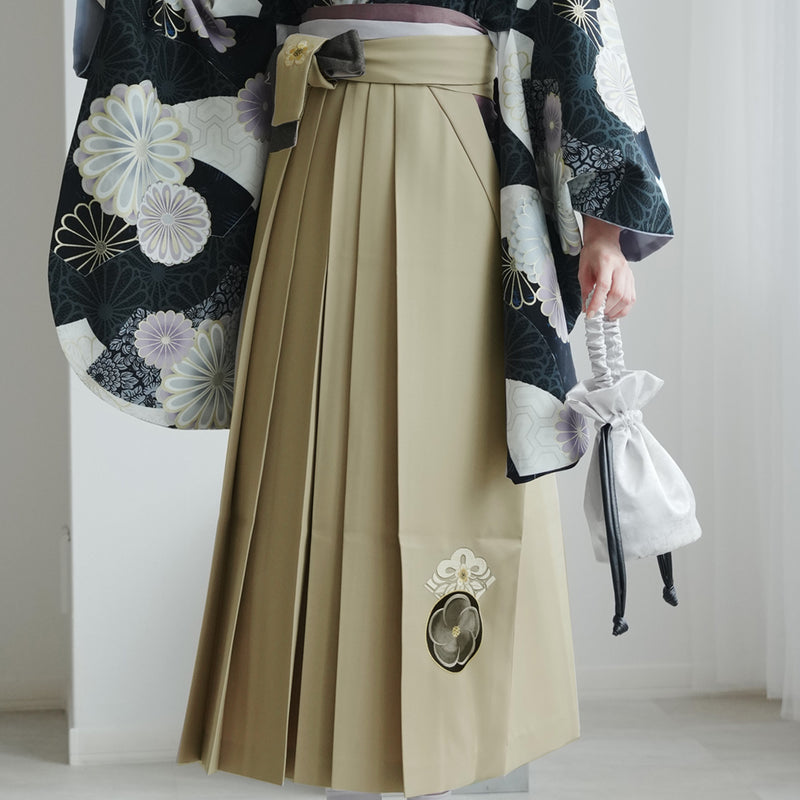 【レンタル】 袴 17点セット JAPAN STYLE×中村里砂 二尺袖着物 濃紺に菊と扇面 重ね衿縫い付済  卒業式 大学生 専門学生（1020726501）