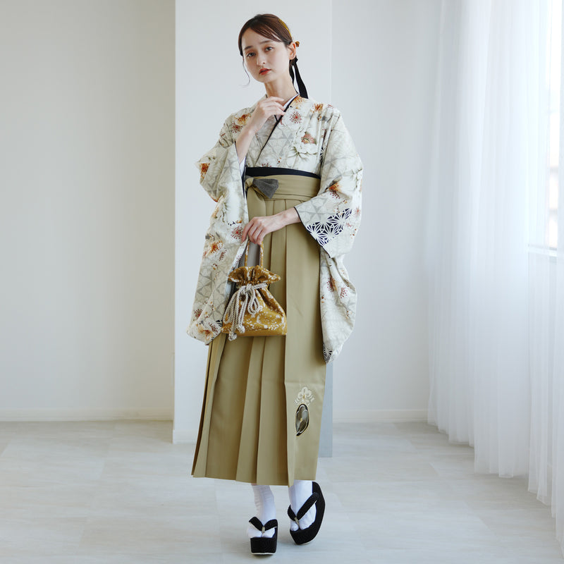 【レンタル】 袴 17点セット JAPAN STYLE×中村里砂 二尺袖着物 グレージュに牡丹と八重桜 重ね衿縫い付済  卒業式 大学生 専門学生（1020726601）