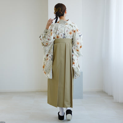 【レンタル】 袴 17点セット JAPAN STYLE×中村里砂 二尺袖着物 グレージュに牡丹と八重桜 重ね衿縫い付済  卒業式 大学生 専門学生（1020726601）