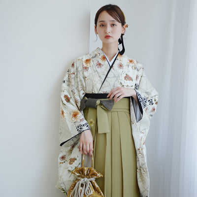 【レンタル】 袴 17点セット JAPAN STYLE×中村里砂 二尺袖着物 グレージュに牡丹と八重桜 重ね衿縫い付済  卒業式 大学生 専門学生（1020726601）
