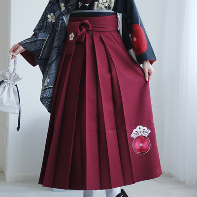 【レンタル】 袴 17点セット JAPAN STYLE×中村里砂 二尺袖着物 黒とグレーの肩身替わり・梅丸文 重ね衿縫い付済  卒業式 大学生 専門学生（1020726801）