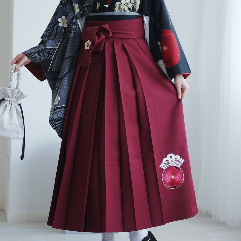 【レンタル】 袴 17点セット JAPAN STYLE×中村里砂 二尺袖着物 黒とグレーの肩身替わり・梅丸文 重ね衿縫い付済  卒業式 大学生 専門学生（1020726801）