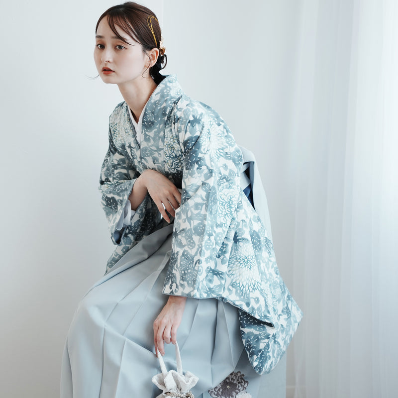 【レンタル】 袴 17点セット 玉城ティナ×紅一点 二尺袖着物 ブルーグレーの菊尽くし  重ね衿縫い付済  卒業式 大学生 専門学生（1020727201）