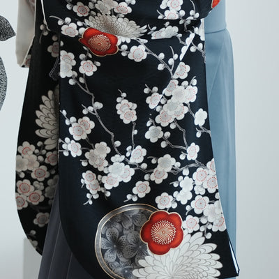 【レンタル】 袴 17点セット 九重 二尺袖着物 梅に菊・黒   重ね衿縫い付済  卒業式 大学生 専門学生（1020727401）