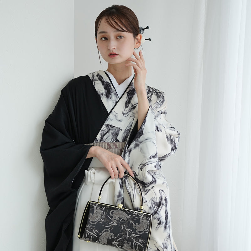 【レンタル】 袴 17点セット 二尺袖着物 半身 白地に黒煙×ブラック 袴91cm（身長153-158cm） 重ね衿縫い付済  卒業式 大学生 専門学生（1020727611）