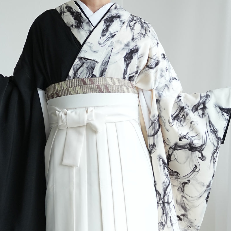 【レンタル】 袴 17点セット 二尺袖着物 半身 白地に黒煙×ブラック 袴91cm（身長153-158cm） 重ね衿縫い付済  卒業式 大学生 専門学生（1020727611）