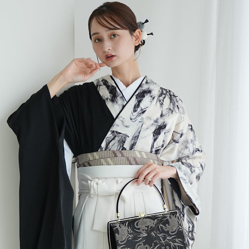 【レンタル】 袴 17点セット 二尺袖着物 半身 白地に黒煙×ブラック 袴91cm（身長153-158cm） 重ね衿縫い付済  卒業式 大学生 専門学生（1020727611）