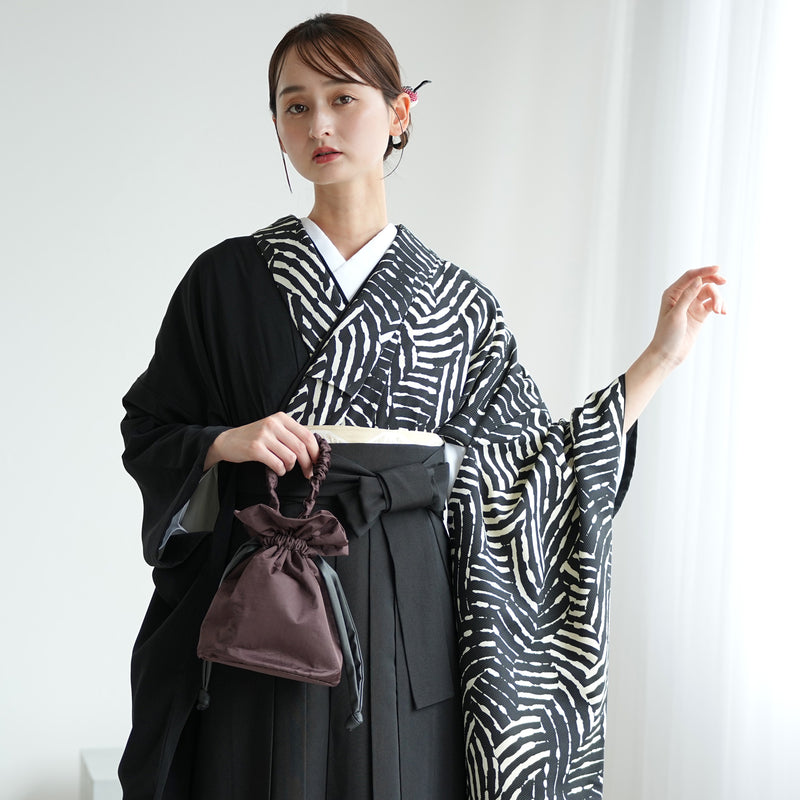【レンタル】 袴 17点セット 二尺袖着物 半身 ジオメトリック×ブラック 重ね衿縫い付済  卒業式 大学生 専門学生（1020727701）