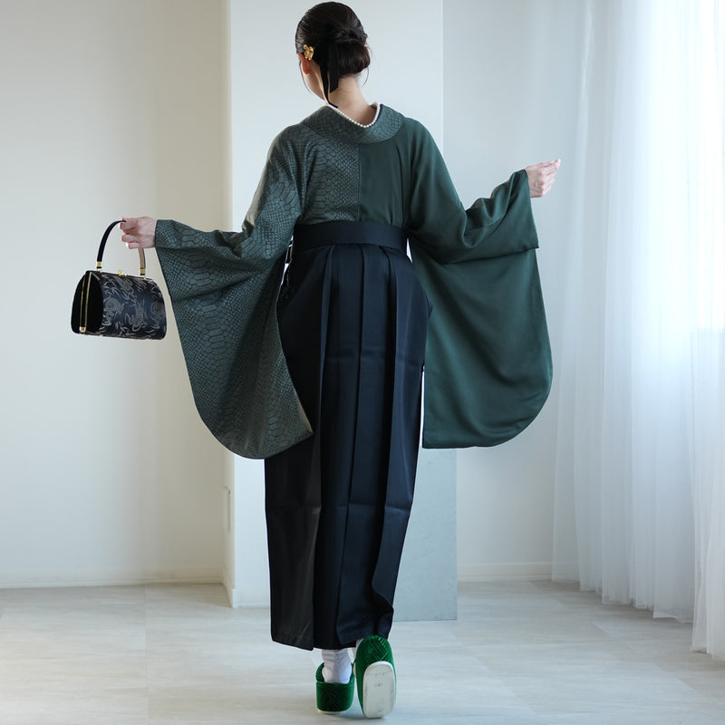 【レンタル】 袴 17点セット 二尺袖着物 半身 月霞パイソン 翠色 アシンメトリー グリッター ラメ 蛇柄 重ね衿縫い付済  卒業式 大学生 専門学生（1020728101）