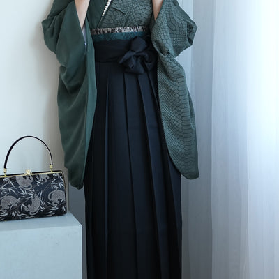 【レンタル】 袴 17点セット 二尺袖着物 半身 月霞パイソン 翠色 アシンメトリー グリッター ラメ 蛇柄 重ね衿縫い付済  卒業式 大学生 専門学生（1020728101）