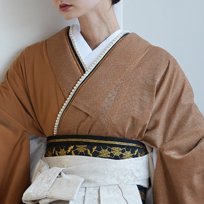 【レンタル】 袴 17点セット 二尺袖着物 半身 月霞パイソン 砂色 袴91cm（身長153-158cm）キャメル アシンメトリー グリッター ラメ 蛇柄 重ね衿縫い付済  卒業式 大学生 専門学生（1020728211）