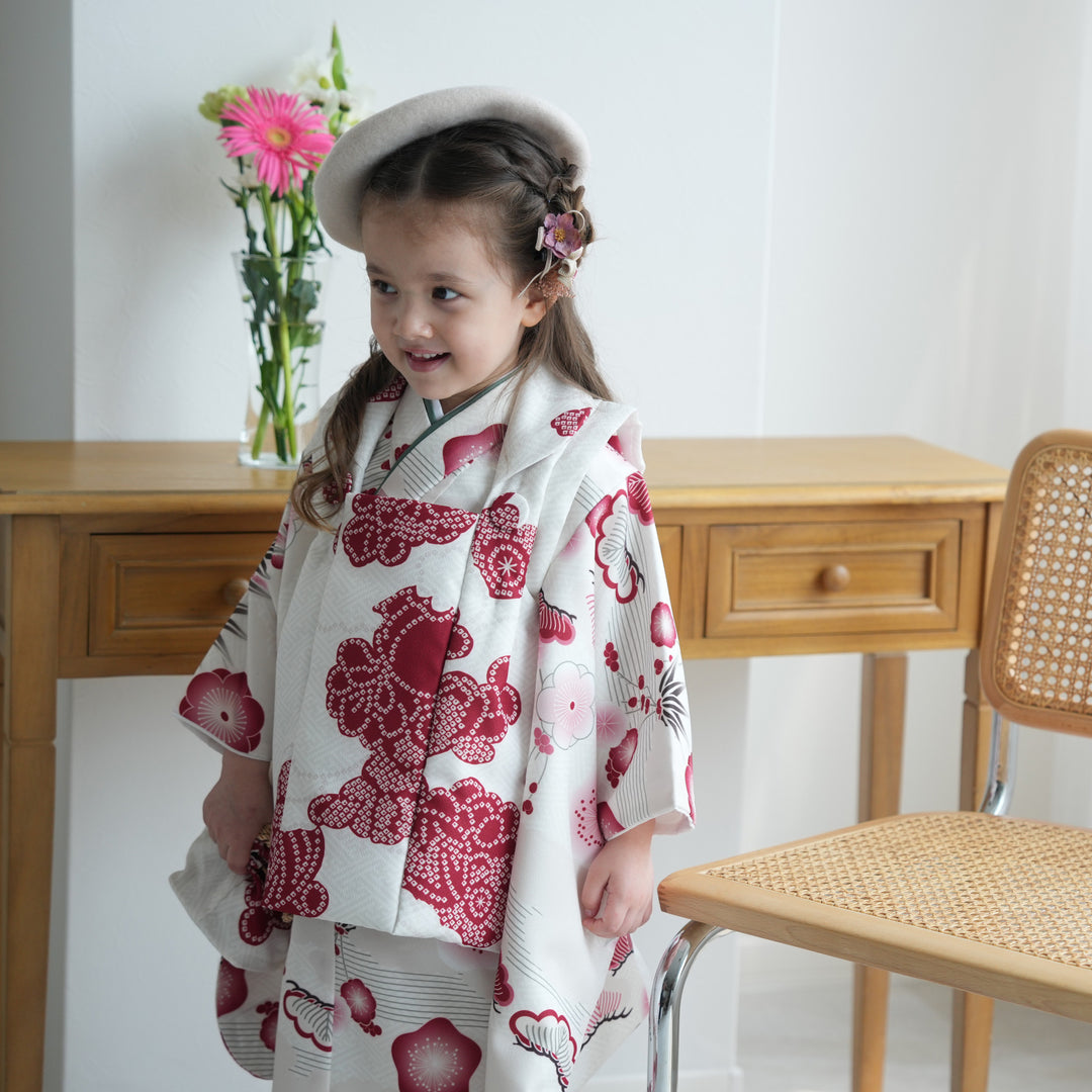 七五三着物 3歳 女の子 被布セット】販売品 白百合色に絞り柄×元禄梅
