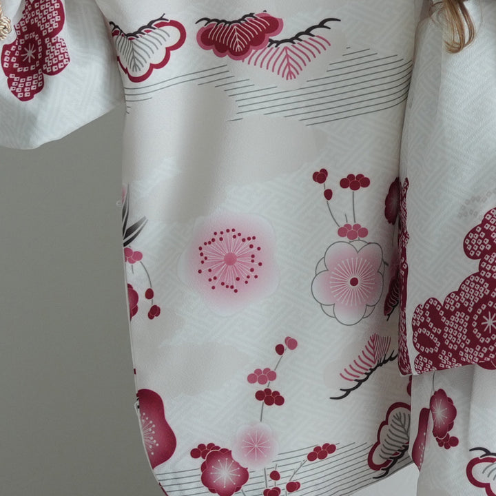 新品　ひよこ商店　3歳　フルセット　七五三 元禄梅模様×白百合色に絞り柄　被布 楽天市場】【ひよこ商店 kids 七五三 着物 3歳 女の子 ベレー帽