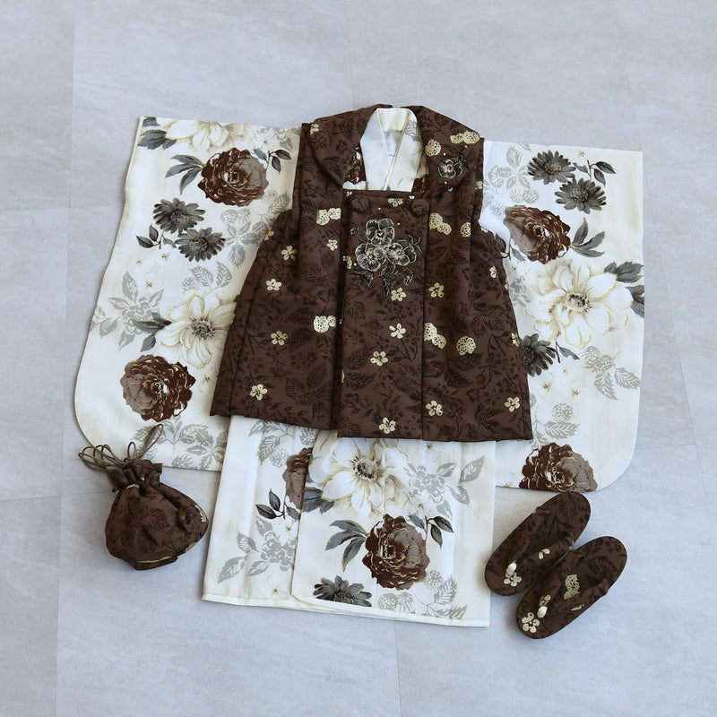 【レンタル】七五三着物 3歳女の子 被布セット JILLSTUART / ジル・スチュアート パンジーとクチナシ・ブラウン （1403625800）