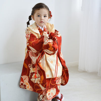 【レンタル】七五三着物 3歳女の子 被布セット 京舞 雪輪に梅・薄橙（1403626300）※2025年10～11月予約空き無し