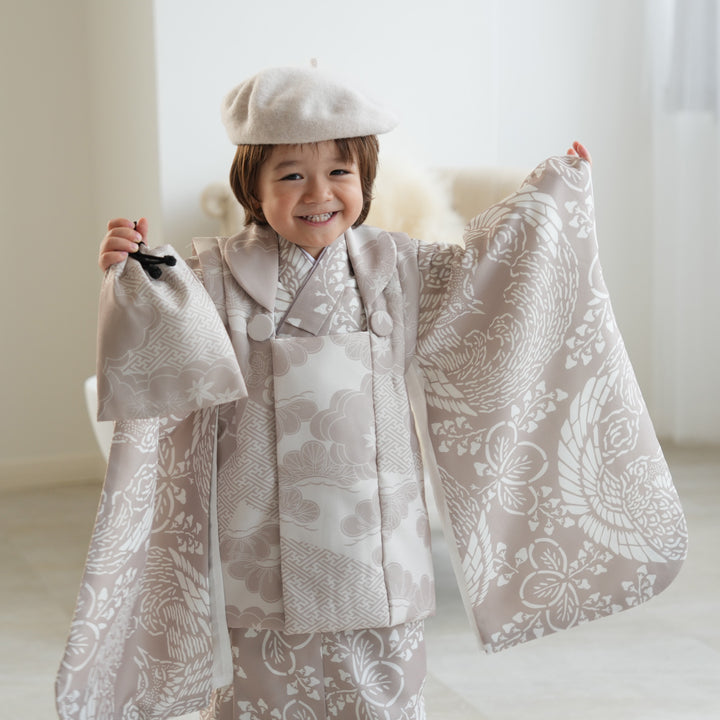 utatane　ひよこ商店　七五三　男の子　被布　白茶鳳凰×エクリュベージュ吉祥 utatane ひよこ商店 七五三 男の子 被布 白茶鳳凰×エクリュベージュ