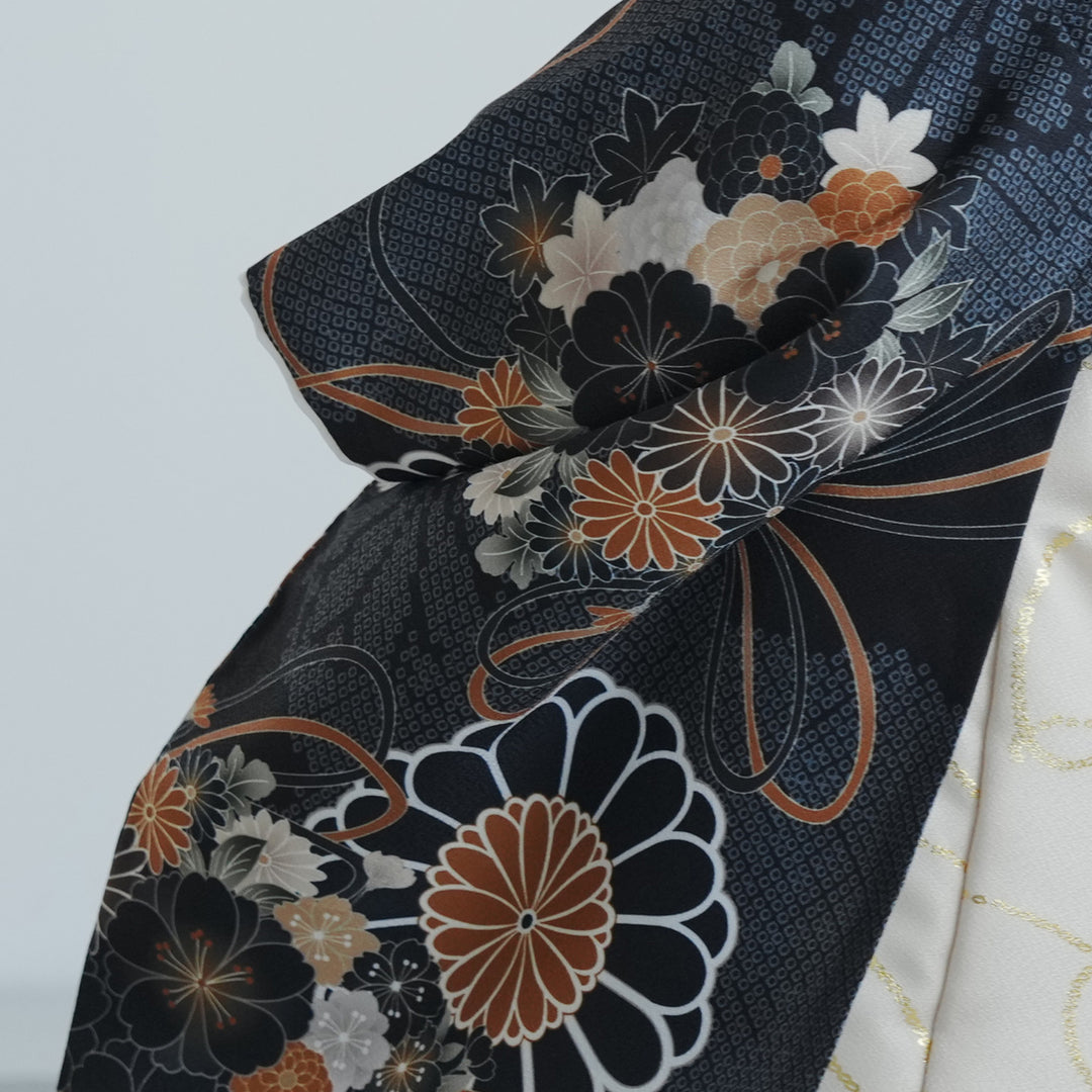 七五三着物 3歳 男の子 被布セット ベージュ金彩×墨黒の菊重ね ベレー帽つき レンタル】七五三着物 3歳男の子 ベレー帽つき被布セット ベージュ金彩