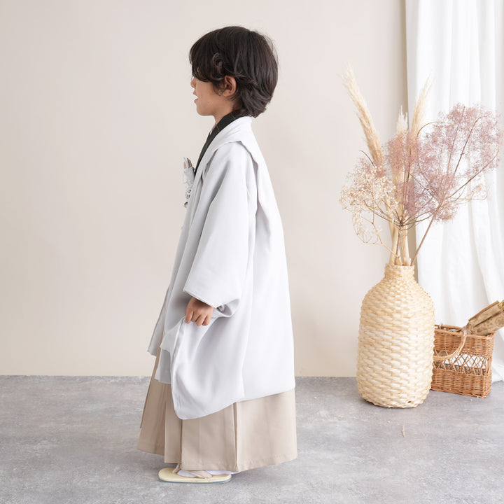 ✩.*˚ 七五三 着物 羽織 袴 セット 5歳 男の子 ✩.*˚ 楽天市場】七五三 着物 男の子 5歳 羽織袴セット「青磁色 雲取り