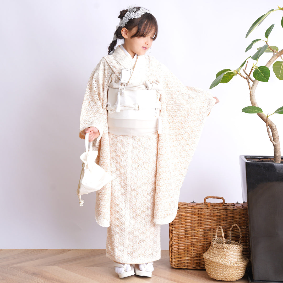 専用です　　アンティーク　白地に小花が可愛らしい着物に作りセット☆七五三女の子 専用です アンティーク 白地に小花が可愛らしい着物に作りセット