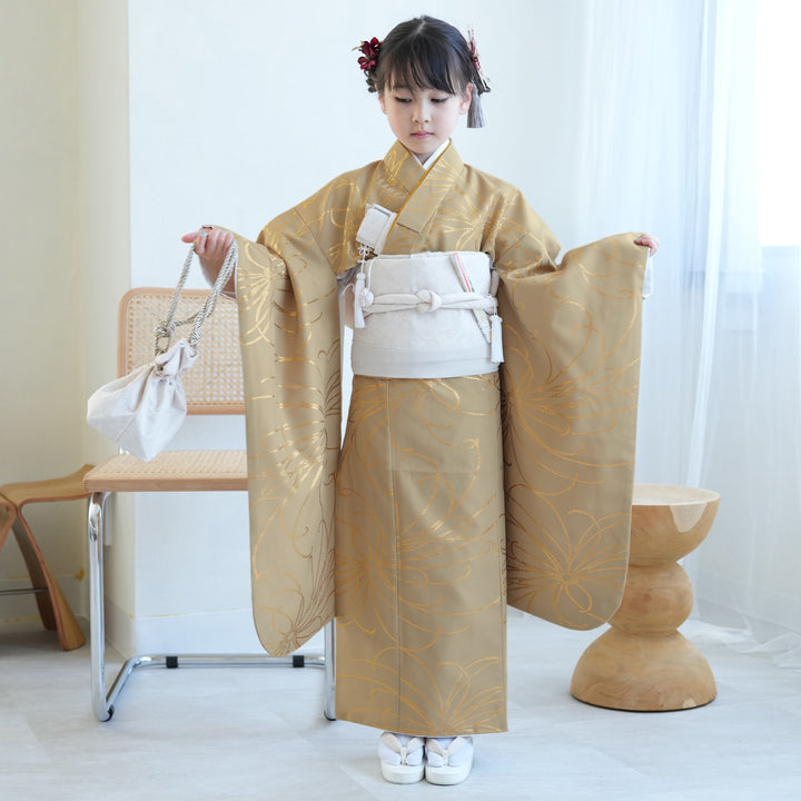 目を引く鮮やかな着物　七五三　7歳 目を引く鮮やかな着物 七五三 7歳
