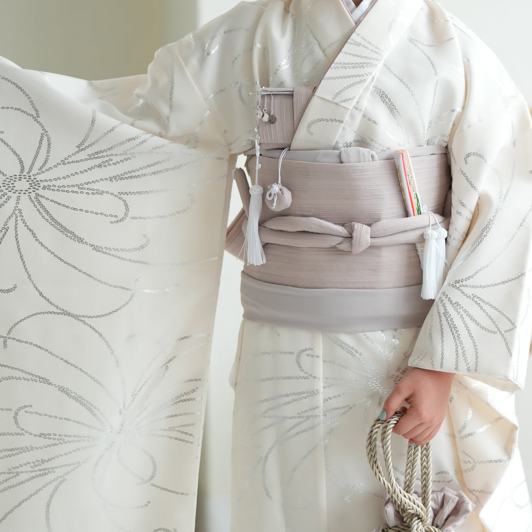 ひよこ商店＊新品＊くすみカラー薄紫の着物と白の帯の筥迫セット ひよこ商店＊新品＊くすみカラー薄紫の着物と白の帯の筥迫