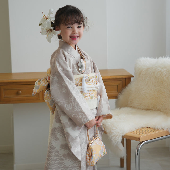 七五三 四つ身 ７歳 女の子 振袖 着物 薄ベージュ系 ！4512【中古】 レンタル】七五三着物 7歳女の子 着物セット ベージュ松文様