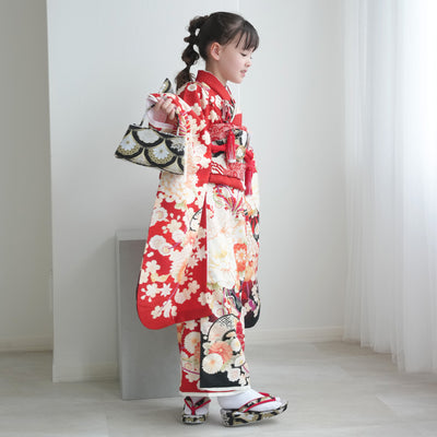 【レンタル】七五三着物 7歳女の子 華徒然 着物セット 四つ身 絵羽 古典花結びに御所車・赤 （1409613300）