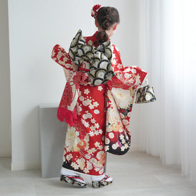 【レンタル】七五三着物 7歳女の子 華徒然 着物セット 四つ身 絵羽 古典花結びに御所車・赤 （1409613300）