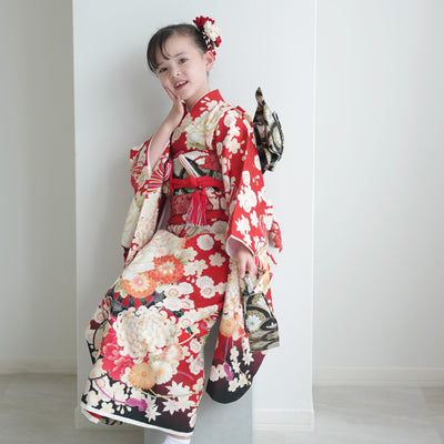【レンタル】七五三着物 7歳女の子 華徒然 着物セット 四つ身 絵羽 古典花結びに御所車・赤 （1409613300）