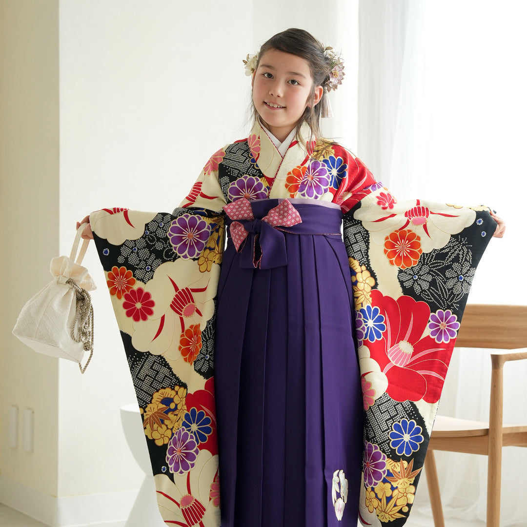 レンタル】 袴 15点セット ジュニア JAPANSTYLE 袴87cm（身長145-152cm） 卒業式 小学生 二尺袖着物 フルセット  往復送料無料 赤と白の椿と黒疋田 （1421634600）- utatane［公式通販］