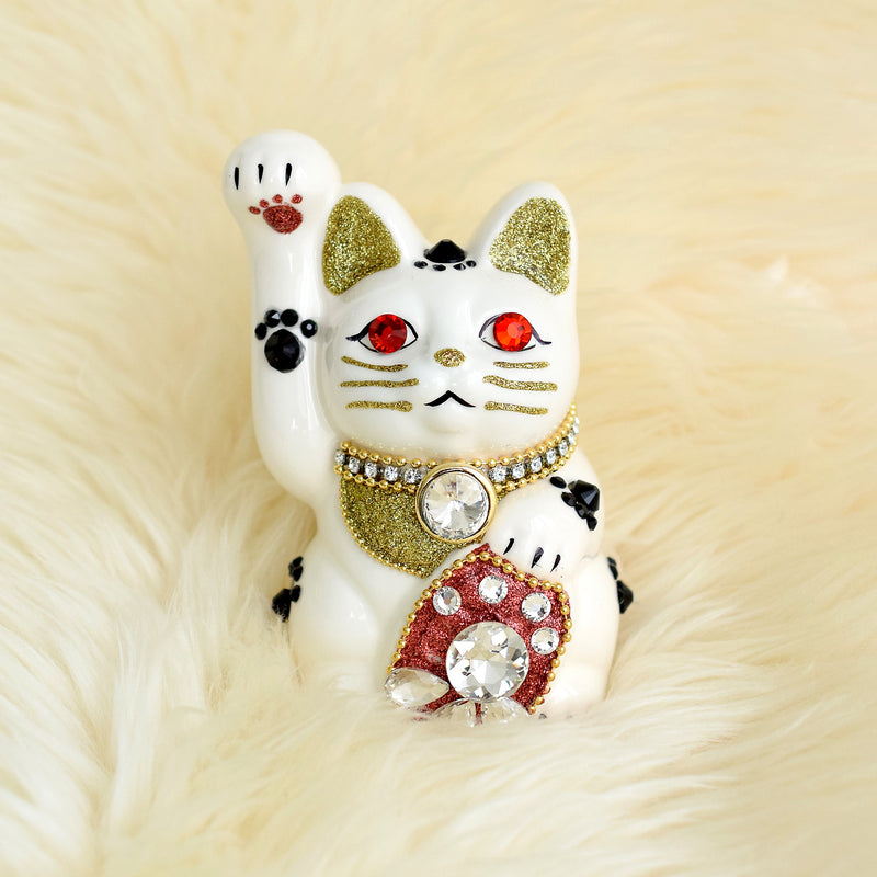 【ニコアンティーク×ご縁猫 招き猫 ねこ球助 手ぬぐい 2点セット】4号 白 右手上げ 日本製 注染 手染め 手拭い ハンドメイド 陶器 置物　プレゼントにも （2499648000）