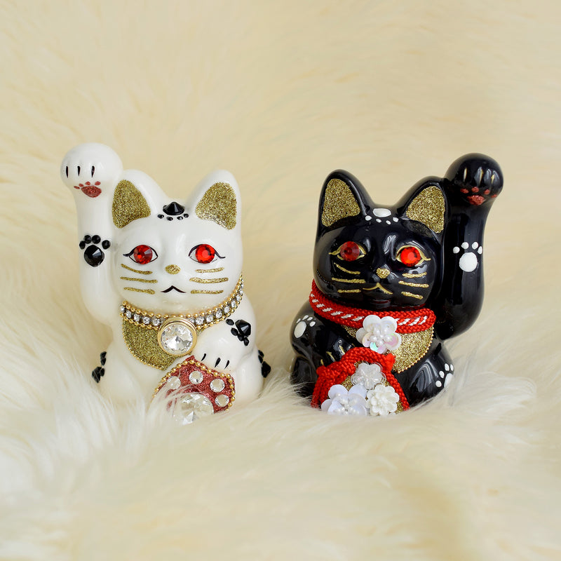 【ニコアンティーク×ご縁猫 招き猫 ねこ球助 手ぬぐい 2点セット】4号 白 右手上げ 日本製 注染 手染め 手拭い ハンドメイド 陶器 置物　プレゼントにも （2499648000）