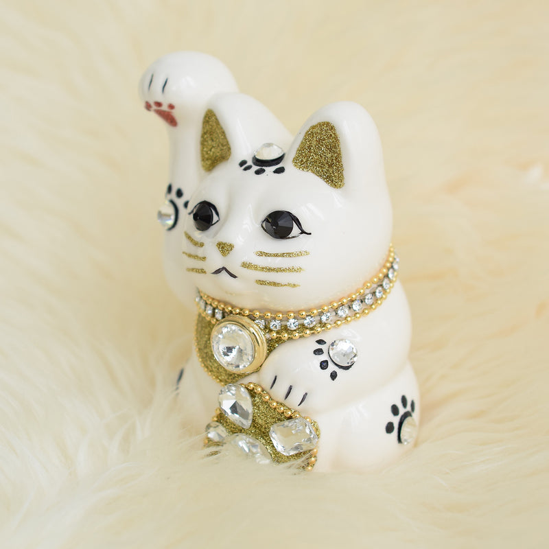 【ニコアンティーク×ご縁猫 招き猫 ねこ球太郎 手ぬぐい 2点セット】4号 白 右手上げ 日本製 注染 手染め 手拭い ハンドメイド 陶器 置物　プレゼントにも （2499648100）