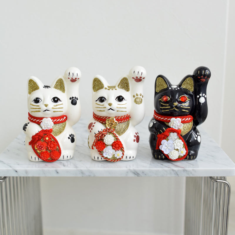 【ニコアンティーク×ご縁猫 招き猫 ねこ球子 手ぬぐい 2点セット】4号 黒 左手上げ 日本製 注染 手染め 手拭い ハンドメイド 陶器 置物　プレゼントにも （2499648200）