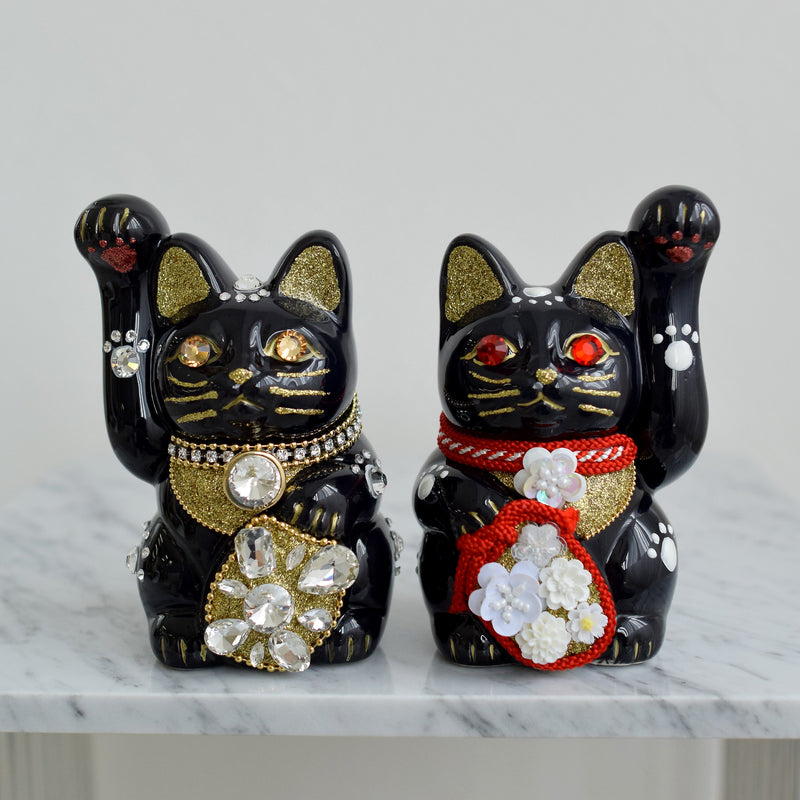 【ニコアンティーク×ご縁猫 招き猫 ねこ球子 手ぬぐい 2点セット】4号 黒 左手上げ 日本製 注染 手染め 手拭い ハンドメイド 陶器 置物　プレゼントにも （2499648200）