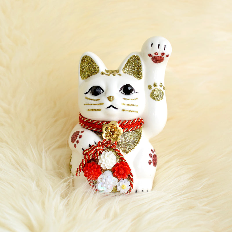 【ニコアンティーク×ご縁猫 招き猫 ねこ球代 手ぬぐい 2点セット】4号 白 左手上げ 日本製 注染 手染め 手拭い ハンドメイド 陶器 置物　プレゼントにも （2499648300）