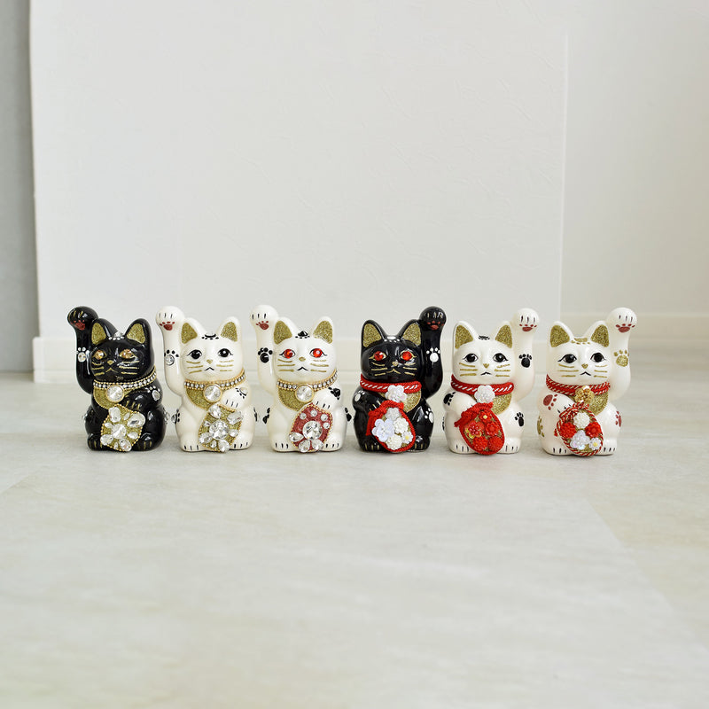 【ニコアンティーク×ご縁猫 招き猫 ねこ球美 手ぬぐい 2点セット】4号 白 左手上げ 日本製 注染 手染め 手拭い ハンドメイド 陶器 置物　プレゼントにも （2499648400）