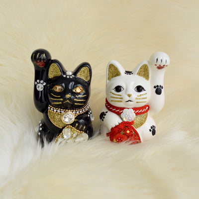 【ニコアンティーク×ご縁猫 招き猫 ねこ球美 手ぬぐい 2点セット】4号 白 左手上げ 日本製 注染 手染め 手拭い ハンドメイド 陶器 置物　プレゼントにも （2499648400）