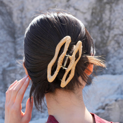 【籐クラウディヘアクリップ　バンスクリップ】単品 utatane ラタンウィッカー　籐編み 髪飾り 天然素材 ボヘミアン 浴衣や着物のヘアアレンジに（2510604800）