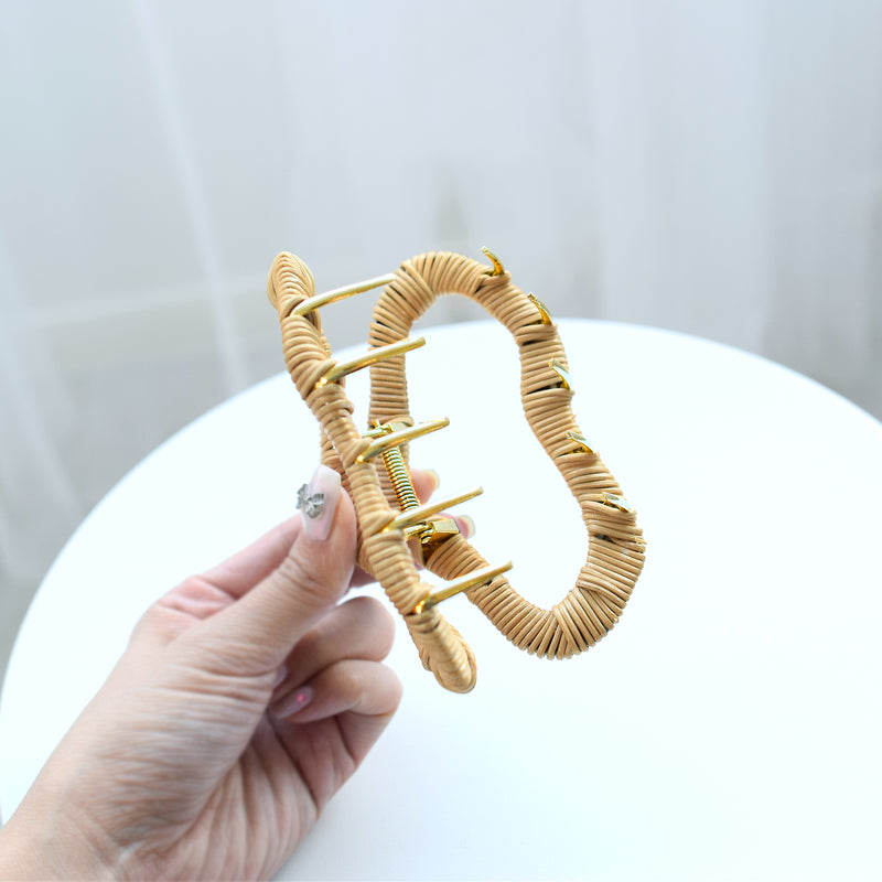 【籐クラウディヘアクリップ　バンスクリップ】単品 utatane ラタンウィッカー　籐編み 髪飾り 天然素材 ボヘミアン 浴衣や着物のヘアアレンジに（2510604800）