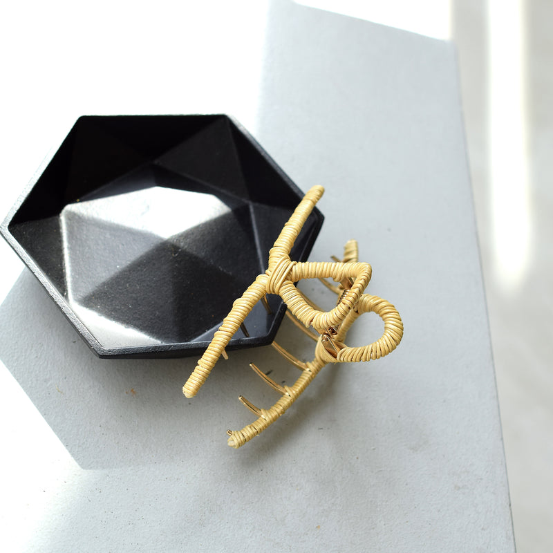 【髪飾り 籐ラインアートヘアクリップ　バンスクリップ】単品 utatane ラタンウィッカー　籐編み ハンドメイド 天然素材 ボヘミアン 浴衣や着物のヘアアレンジに（2510605300）