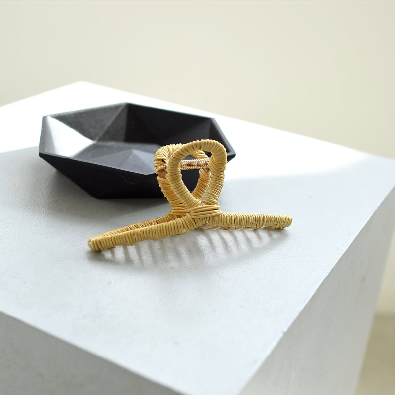 【髪飾り 籐ラインアートヘアクリップ　バンスクリップ】単品 utatane ラタンウィッカー　籐編み ハンドメイド 天然素材 ボヘミアン 浴衣や着物のヘアアレンジに（2510605300）